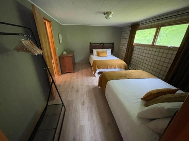 Berkshire Valley Inn North Hancock Ngoại thất bức ảnh
